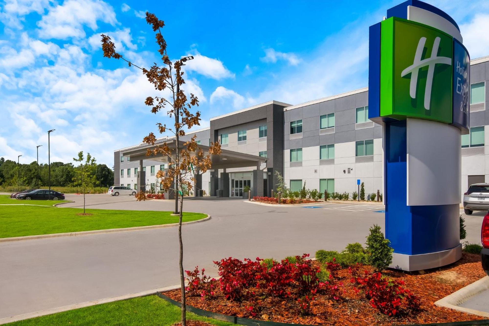 Holiday Inn Express & Suites - Springdale - Fayetteville Area Exterior photo